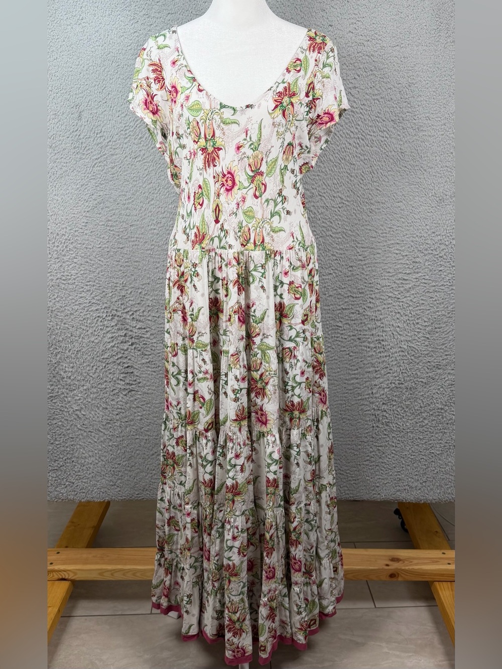 Soft Surroundings Kara Dress Womens Medium White Floral Tiered Maxi Boho Preppy